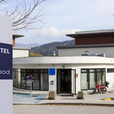 Hotel Seynod 4*